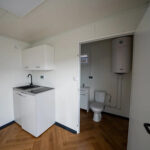 Conteneur-modele-Helsinki-8×3-metres-avec-sanitaires-1-380×380